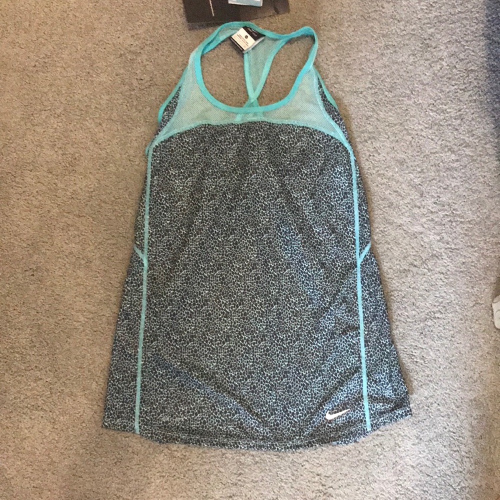 Women’s Nike workout top